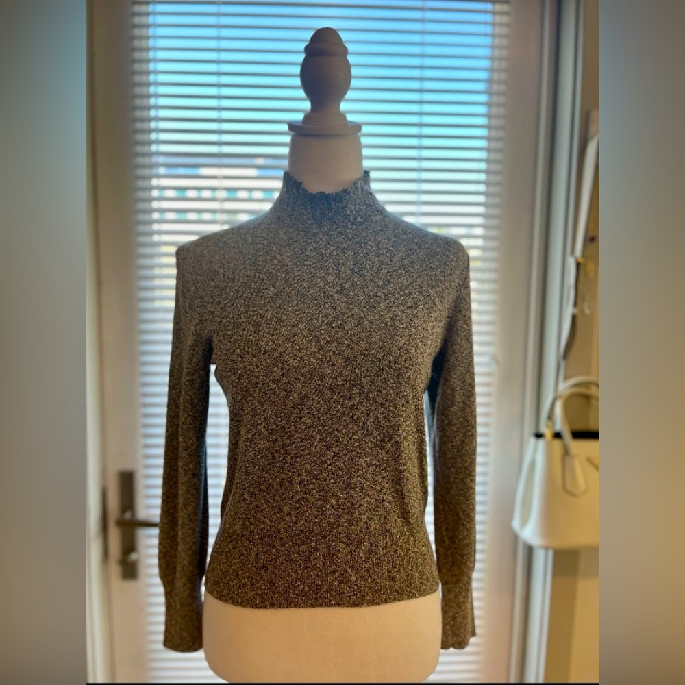 St. John knit collection turtle next sweater. Never worn.